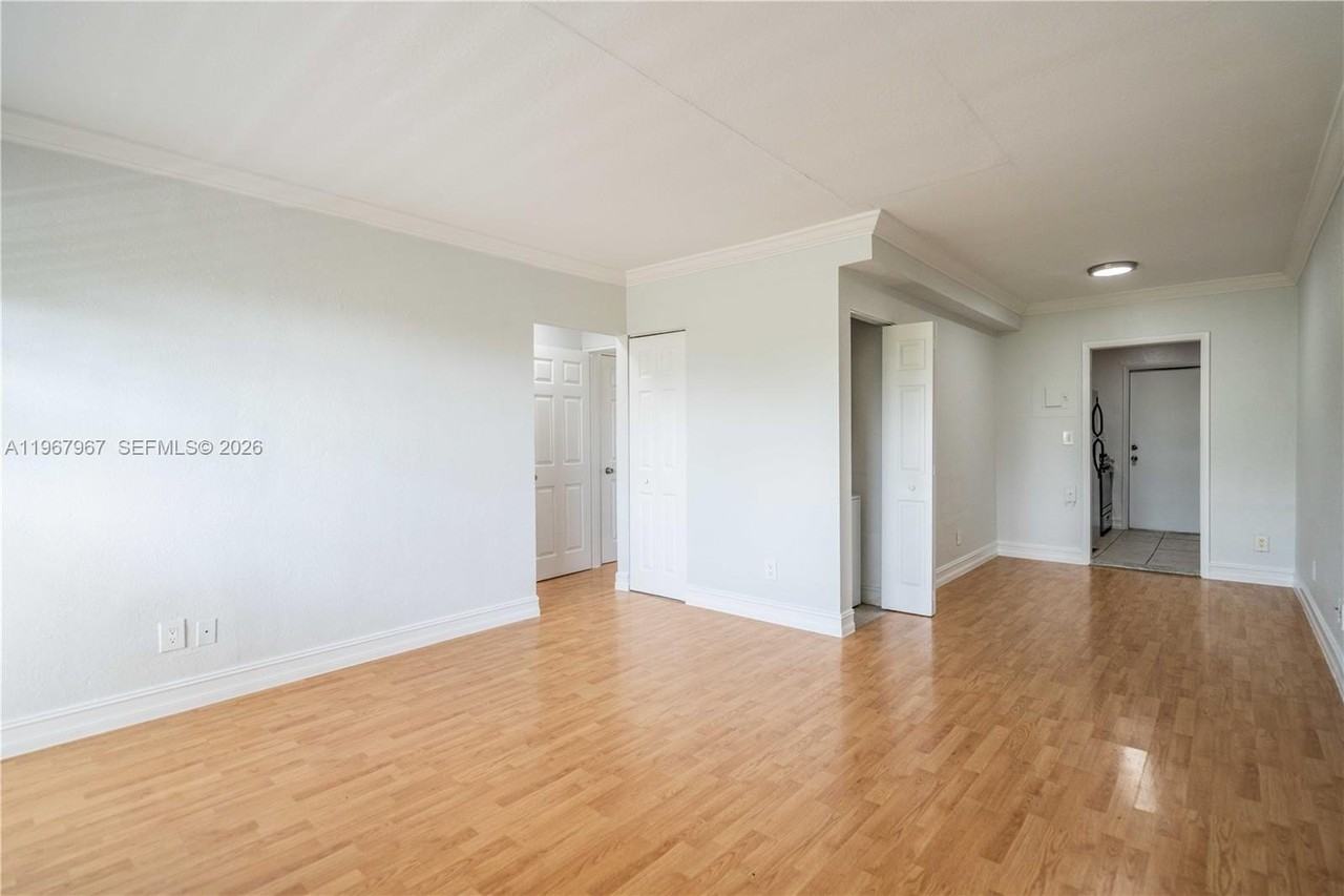 7925 Hawthorne Ave #7 - Photo 5 of 19