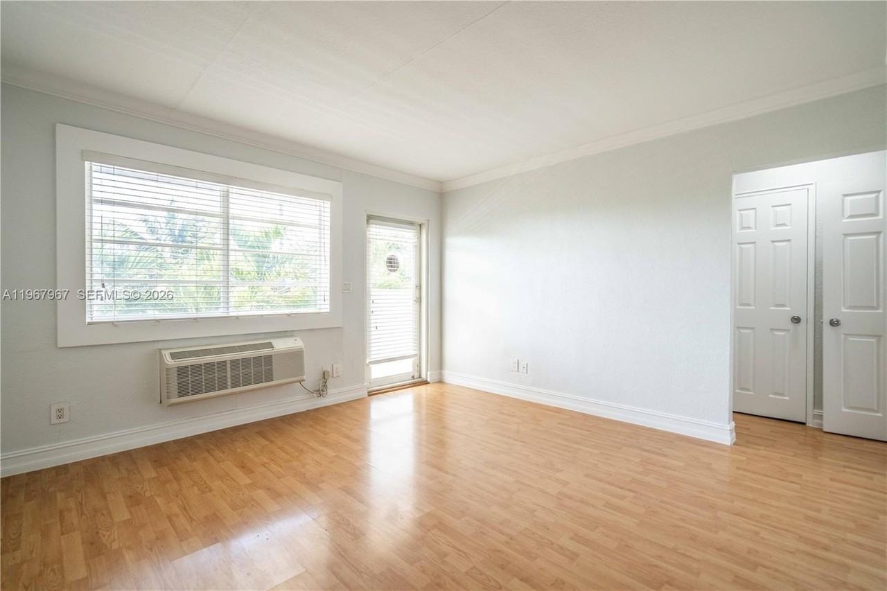 7925 Hawthorne Ave #7 - Photo 7 of 19