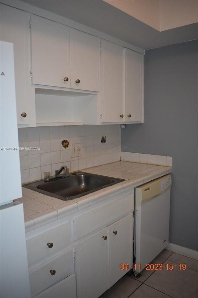 1885 Ne 121st St #23 - Photo 2 of 22