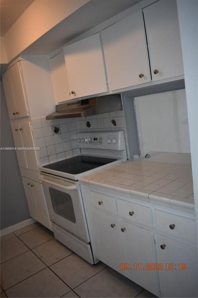 1885 Ne 121st St #23 - Photo 4 of 22