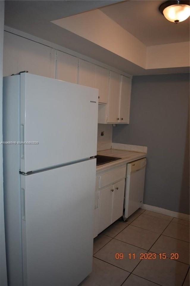 1885 Ne 121st St #23 - Photo 5 of 22