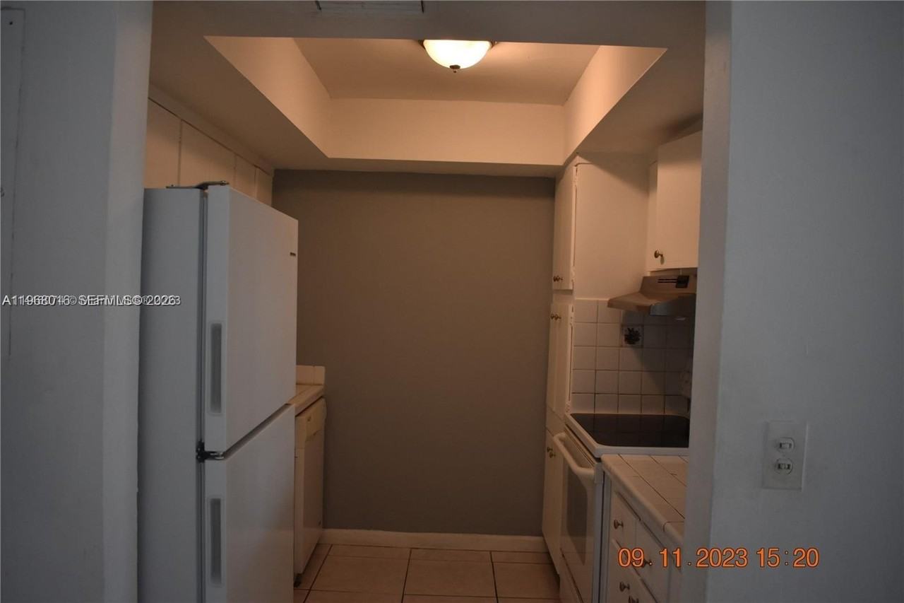 1885 Ne 121st St #23 - Photo 6 of 22