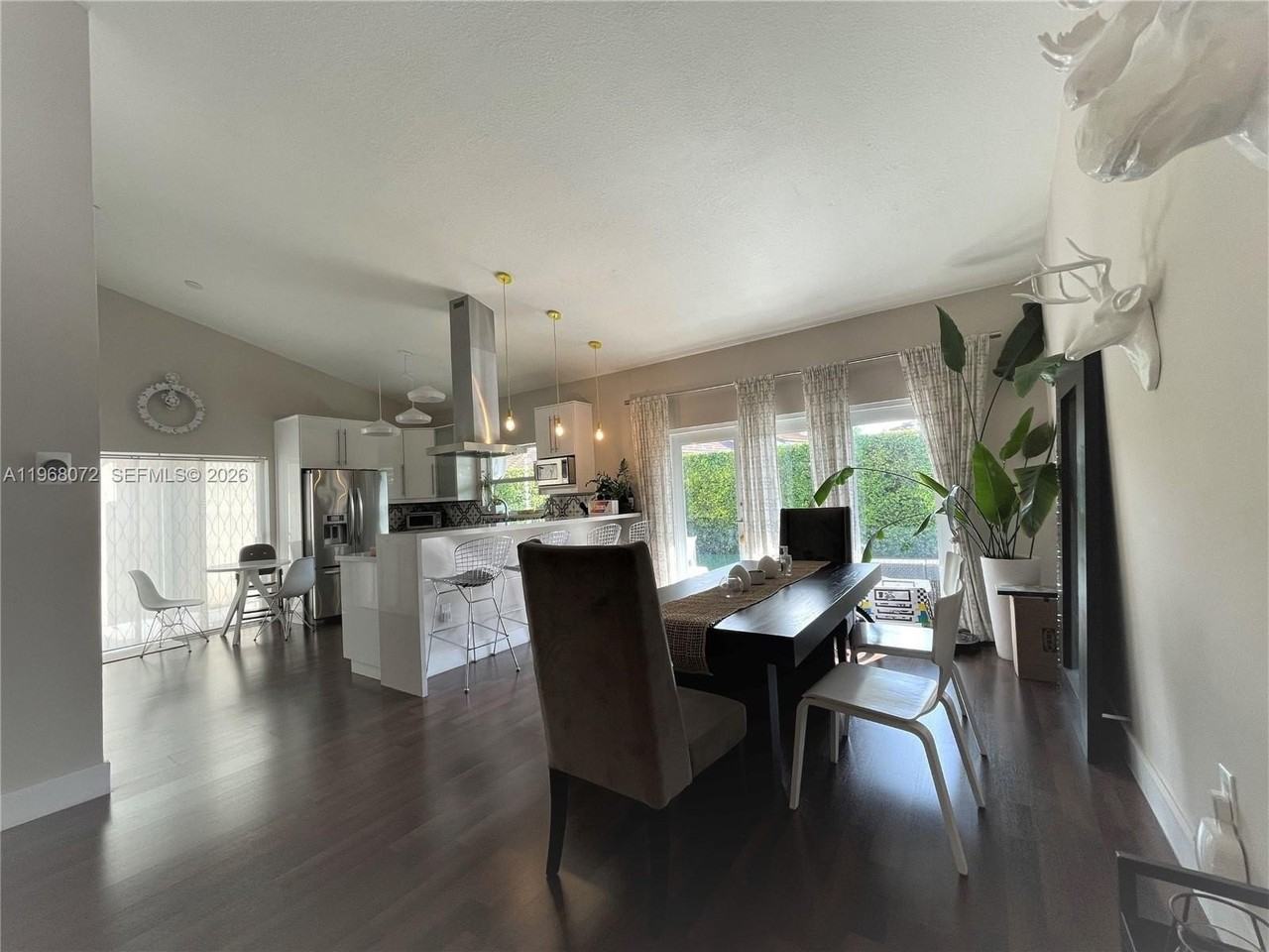 1103 Nw 133rd Ct - Photo 3 of 17