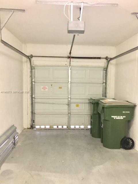 3323 Ne 11th Dr - Photo 4 of 12