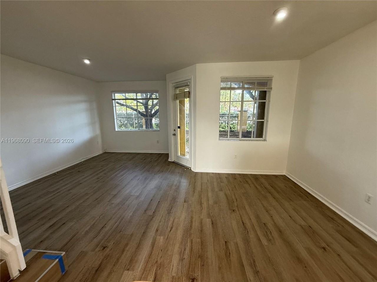 1934 Sw 60th Ave - Photo 6 of 16