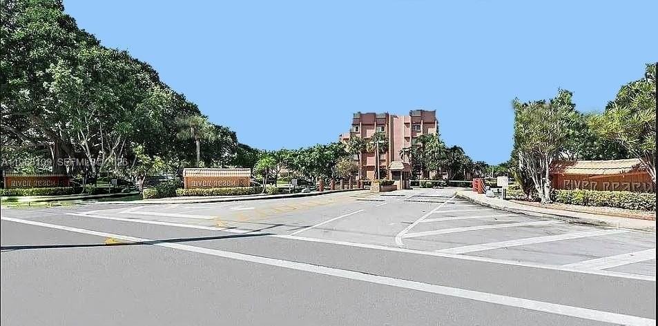 1301 River Reach Dr #214