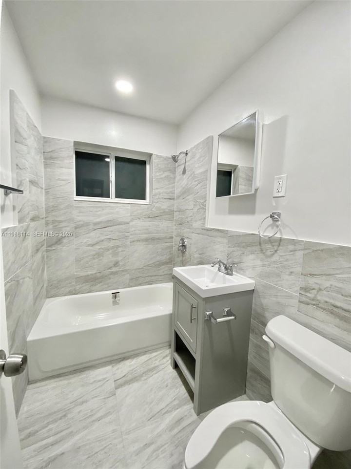 64 Ne 78th St #2 - Photo 2 of 11