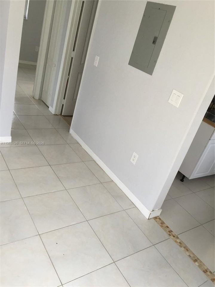 4700 Sw 97th Ave #4700 - Photo 5 of 9