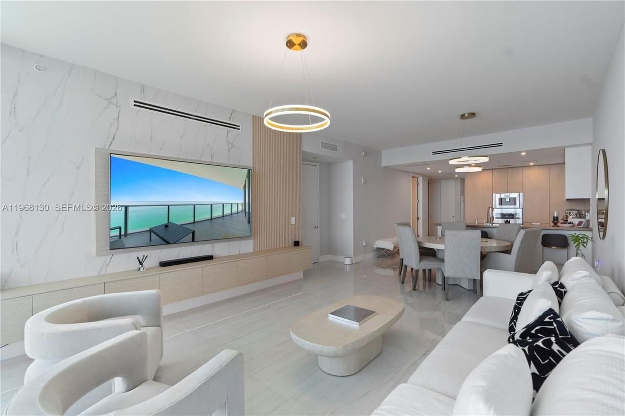 15701 Collins Ave #4003 - Photo 6 of 38