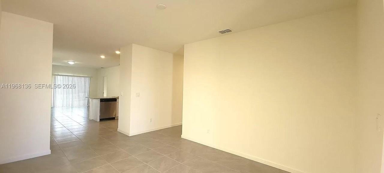 12227 Sw Nettuno Way - Photo 6 of 10