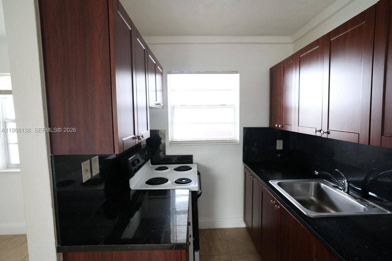 6270 W Flagler St #C8 - Photo 2 of 10