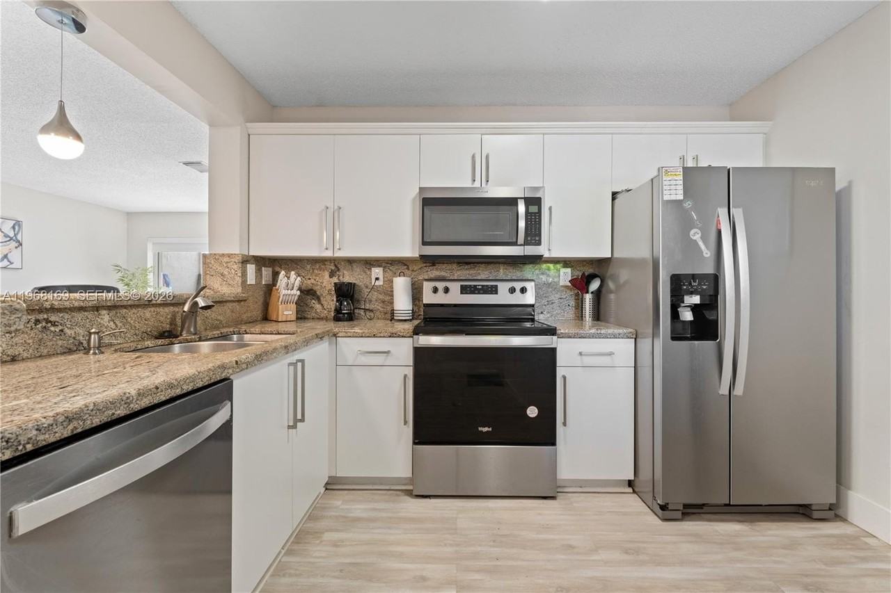 4736 Nw 114th Ave #205 - Photo 3 of 23