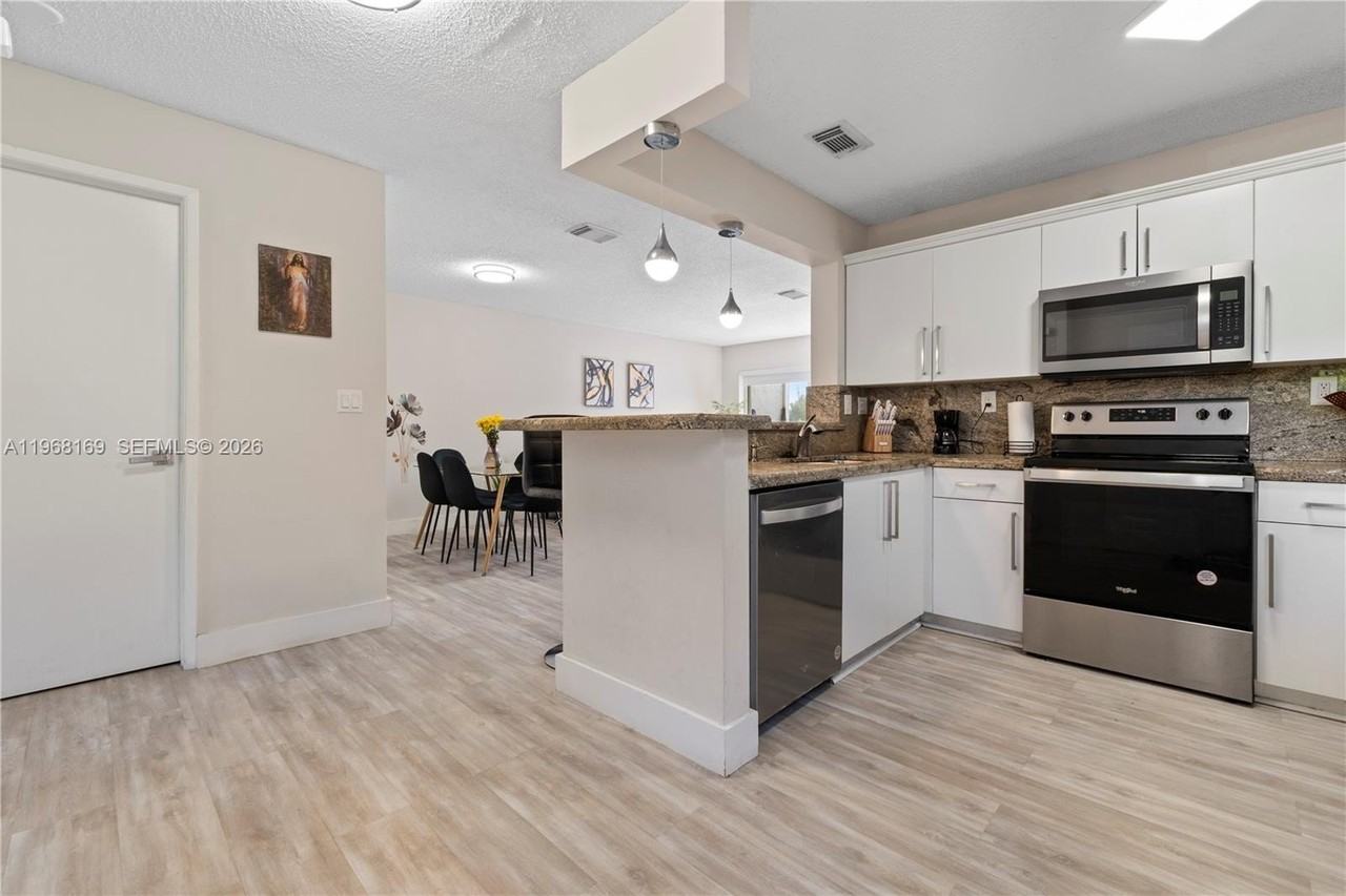 4736 Nw 114th Ave #205 - Photo 4 of 23