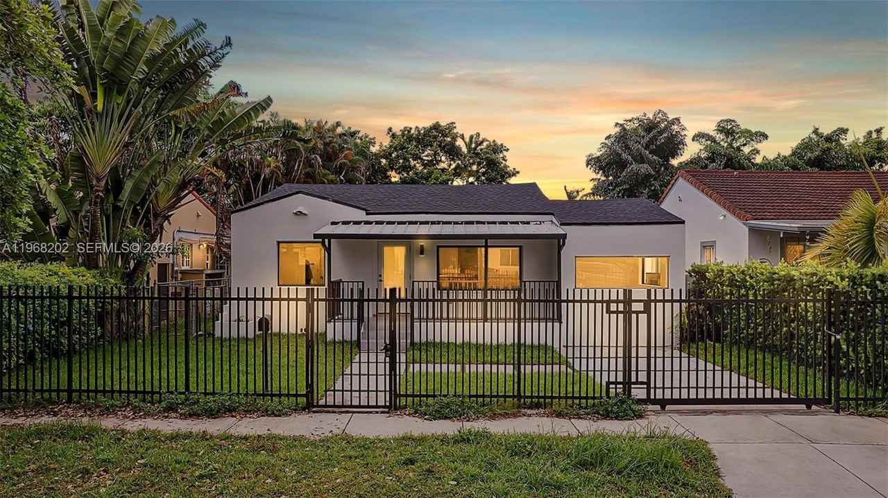 1854 Sw 17th St - Photo 2 of 37