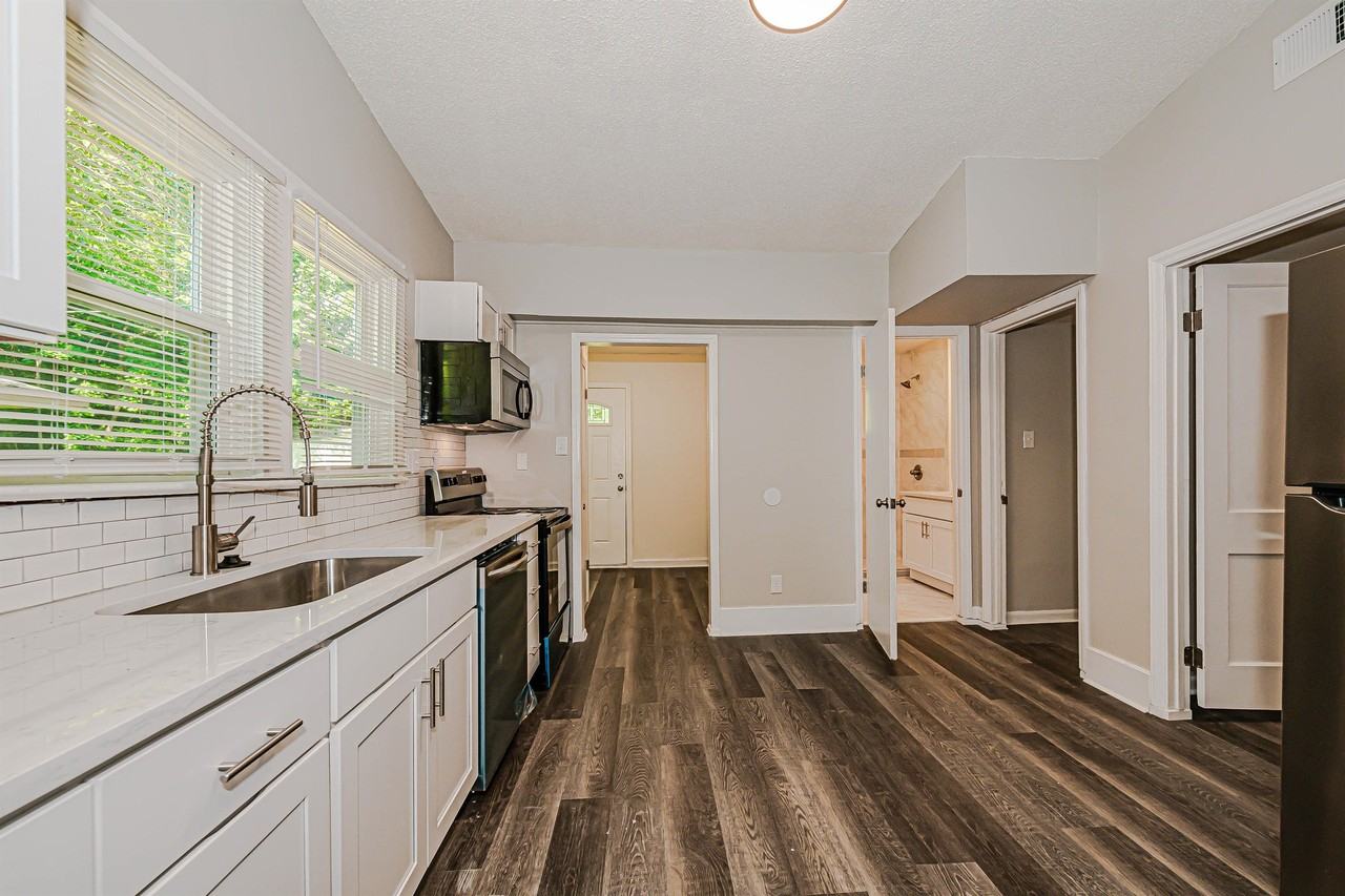 1807 Erie St #1 - Photo 5 of 24