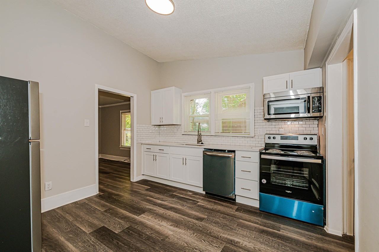 1807 Erie St #1 - Photo 7 of 24