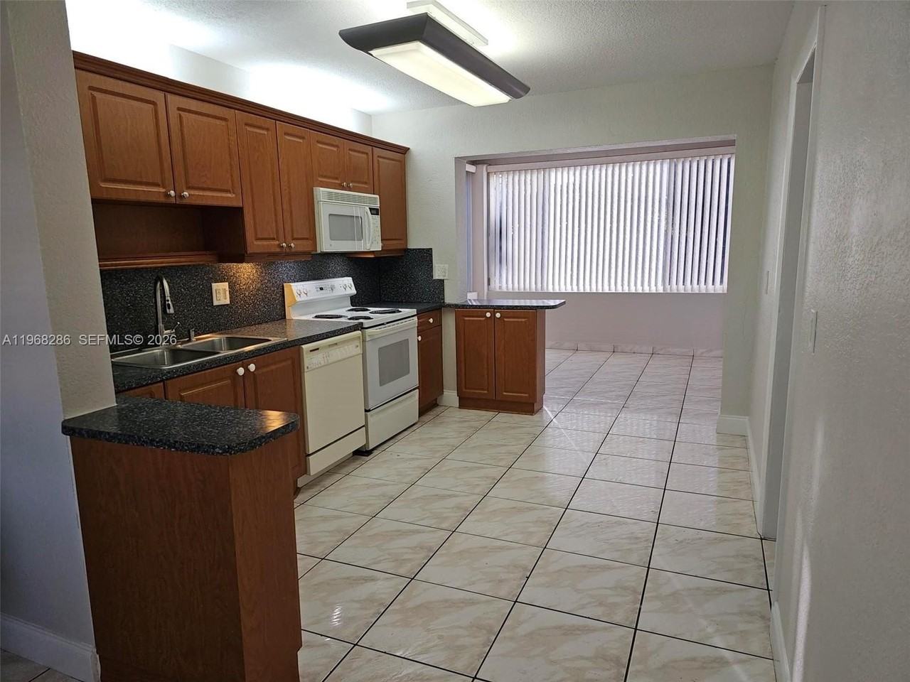 1000 Ne 13th Ave - Photo 3 of 13