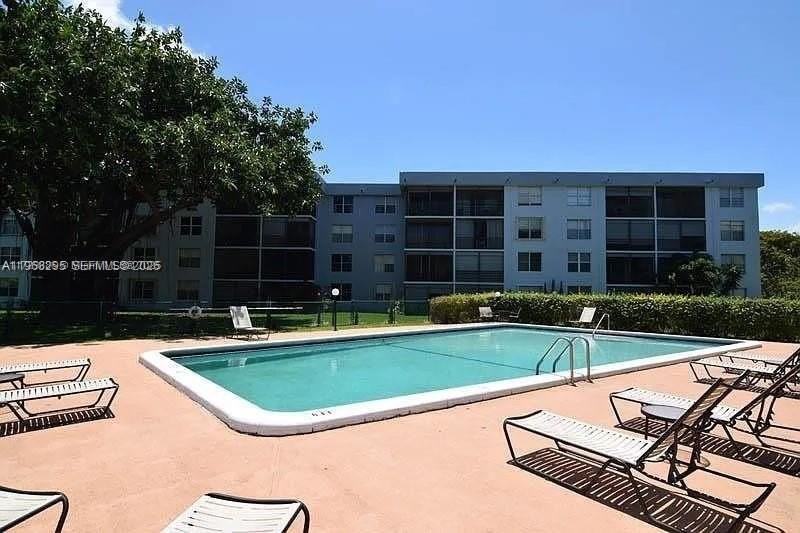 102 Royal Park Dr #2B - Photo 7 of 9