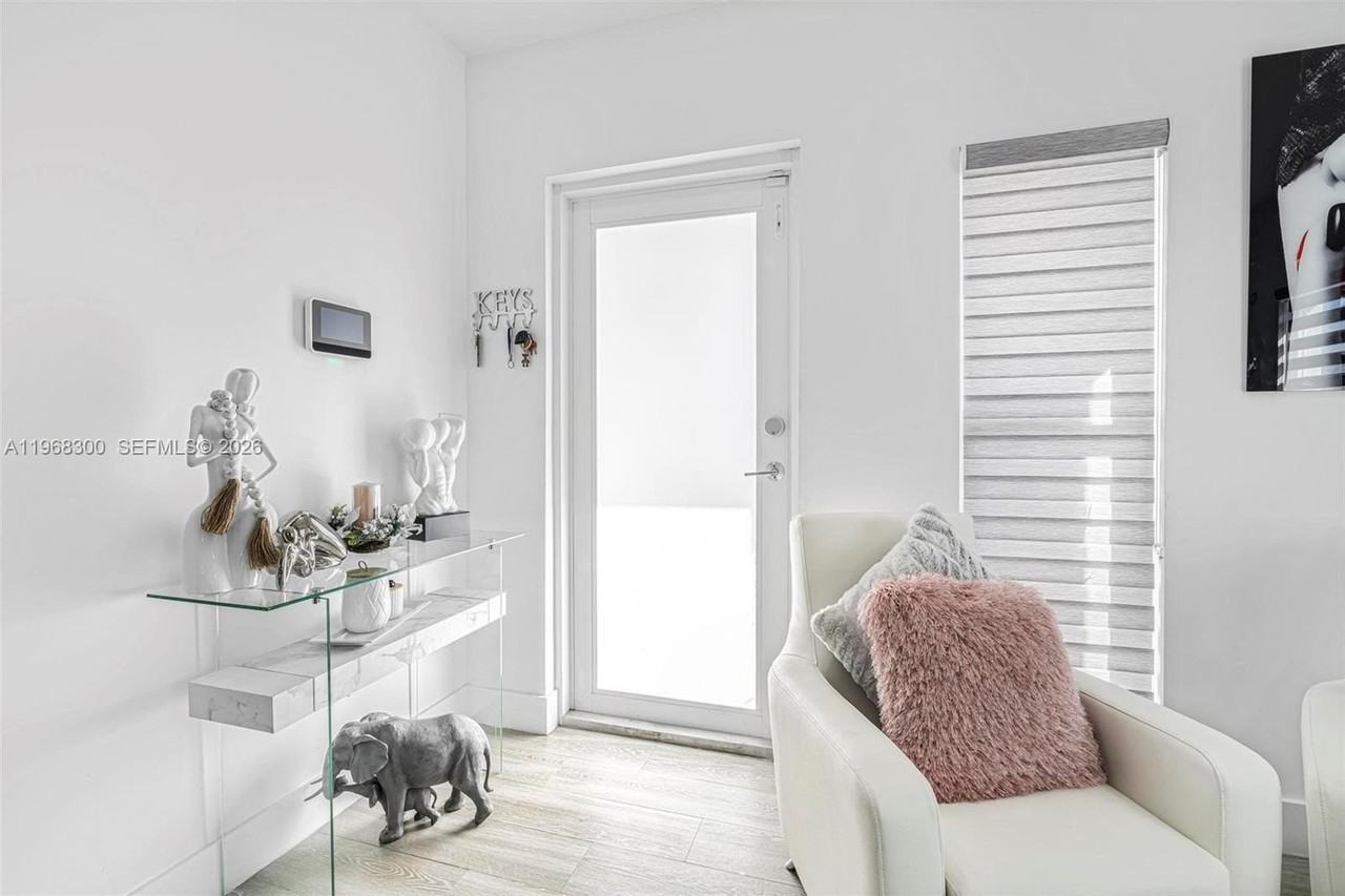 15961 Sw 307th Ter #0 - Photo 4 of 26