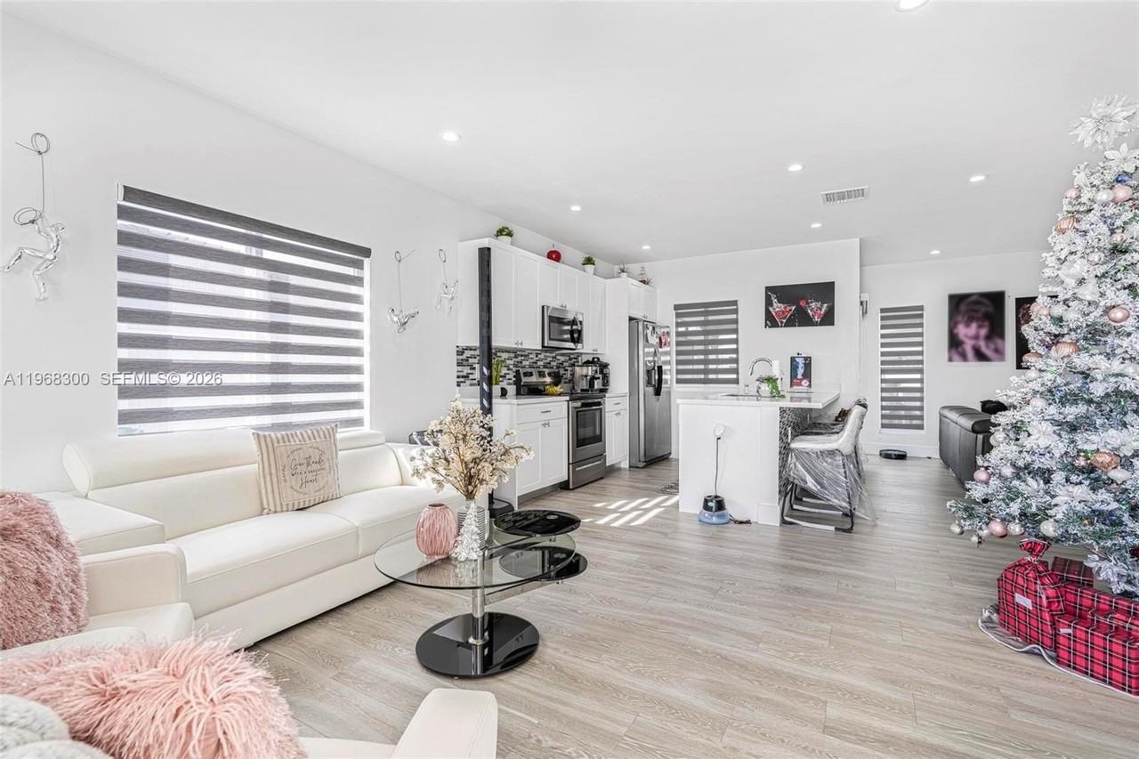 15961 Sw 307th Ter #0 - Photo 5 of 26