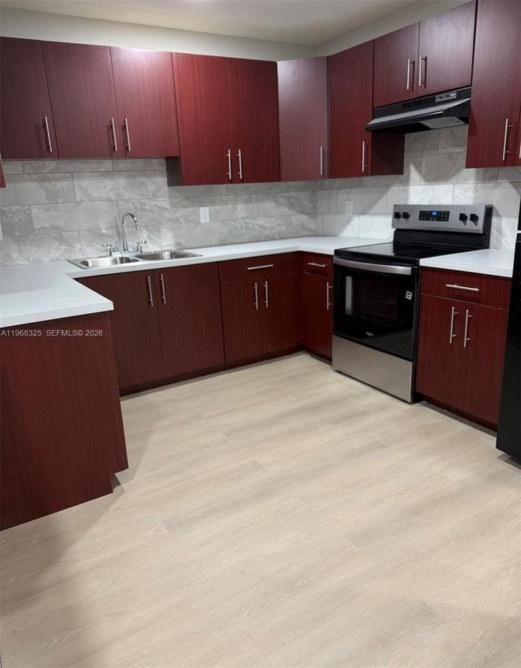 1330 Nw 7th Pl - Photo 3 of 10