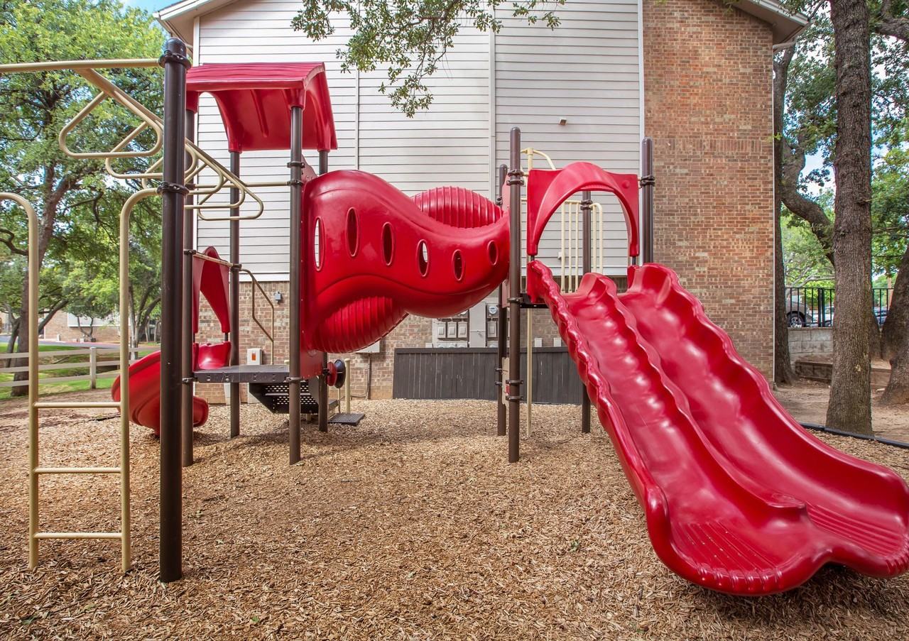 MIA Forest Oaks - Photo 7 of 27