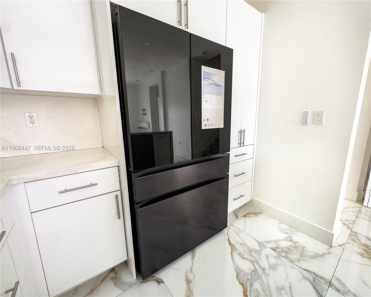 10728 Nw 76th Ln #10728 - Photo 5 of 16