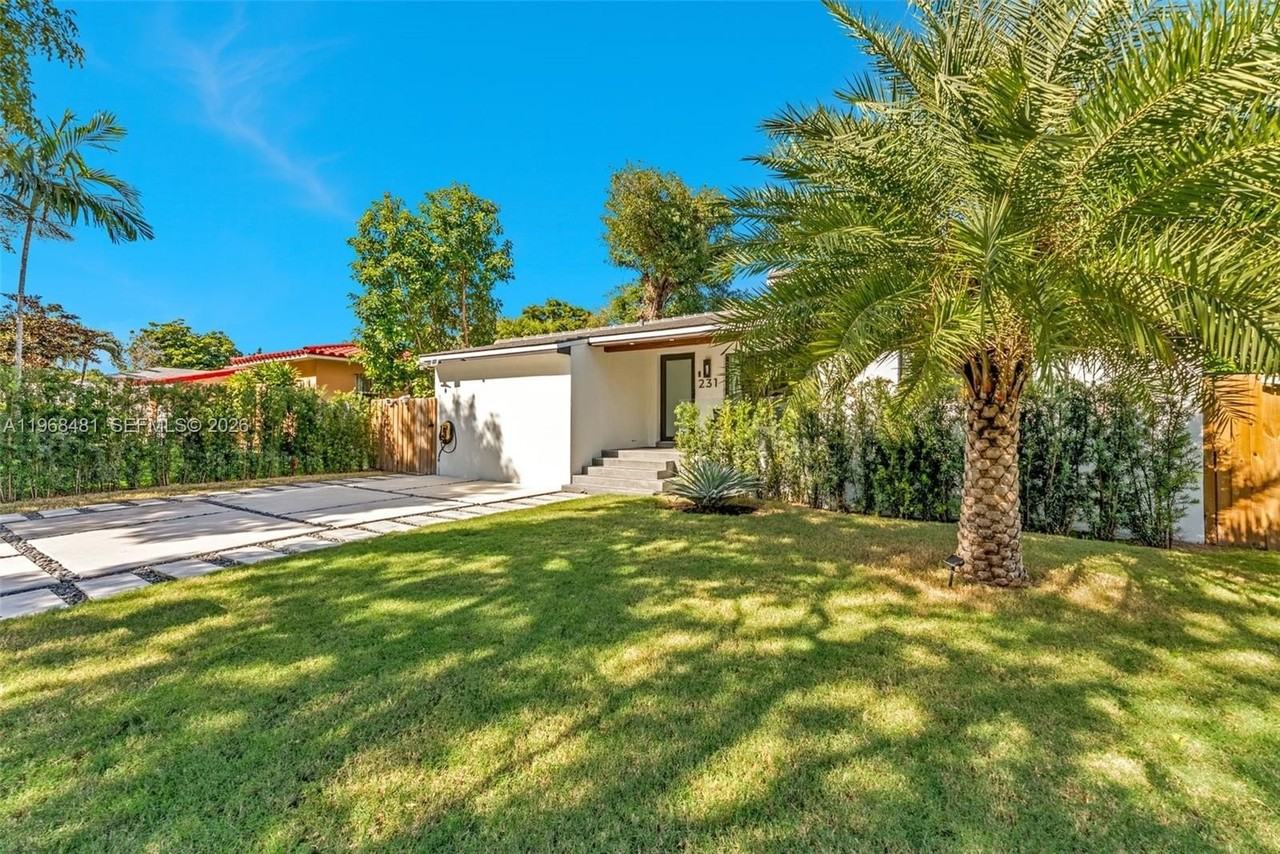 231 Ne 45th St #231 - Photo 2 of 38