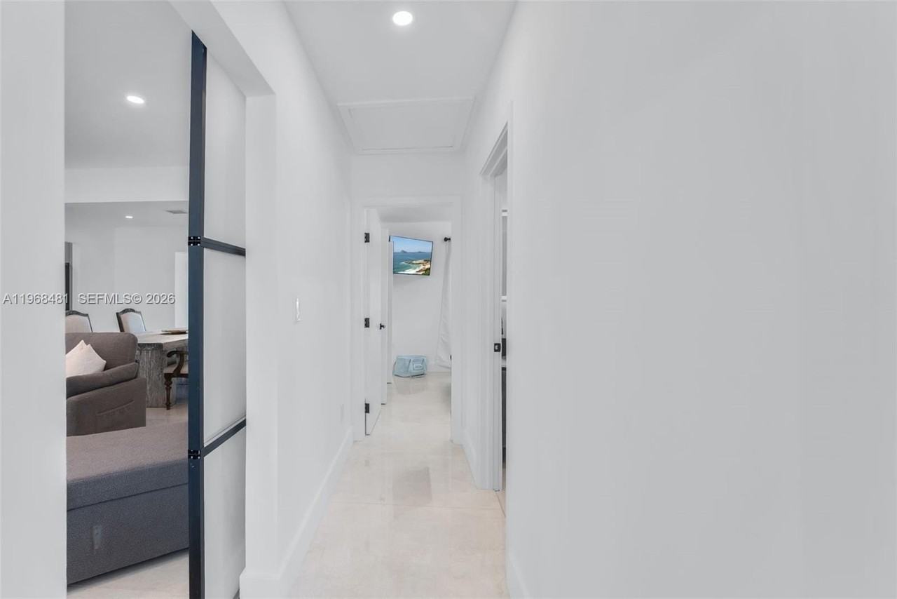 231 Ne 45th St #231 - Photo 7 of 38