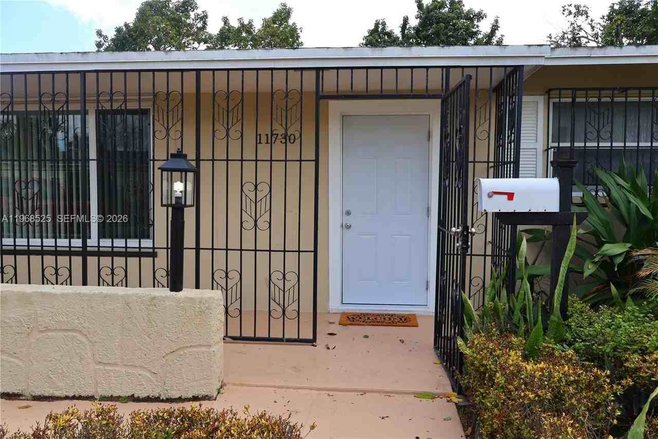 11730 Sw 192nd St - Photo 3 of 15