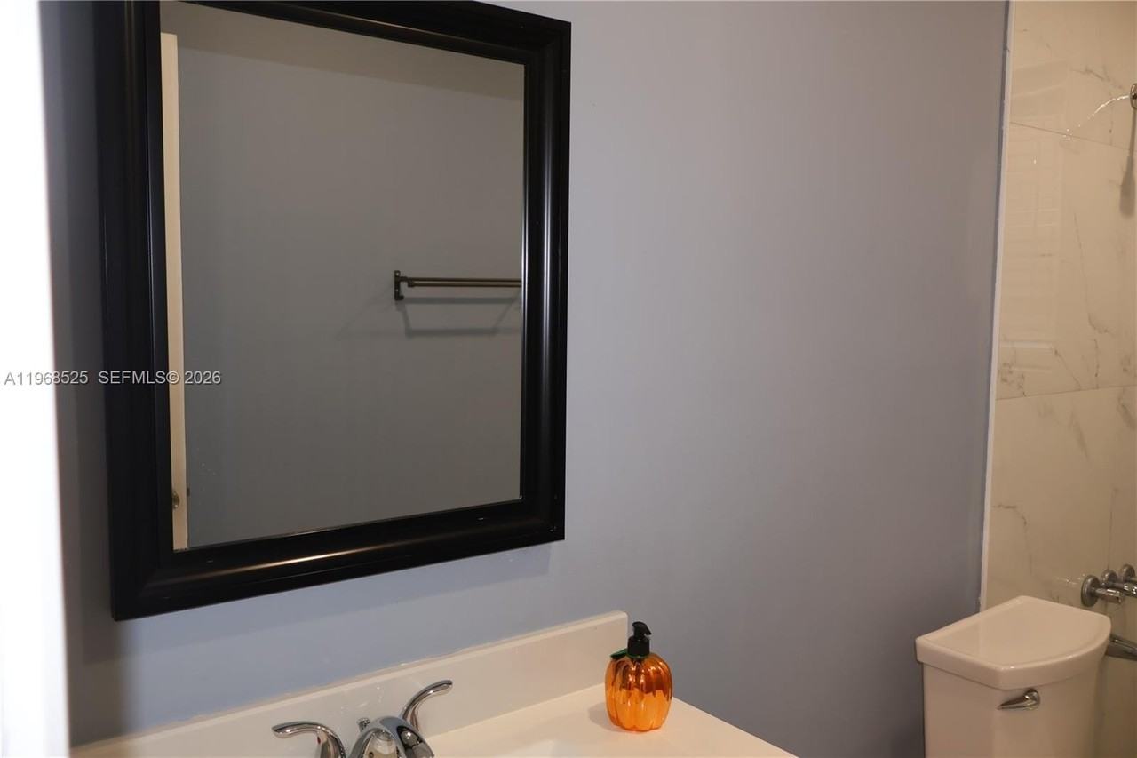 11730 Sw 192nd St - Photo 7 of 15