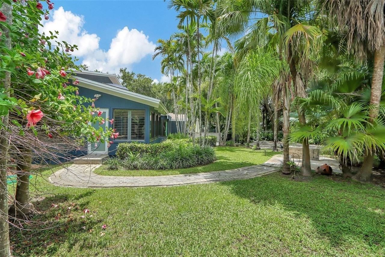 9290 Sw 117th Ter - Photo 7 of 49