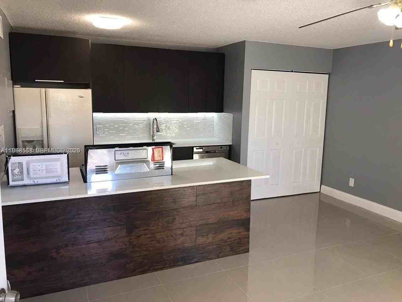 637 Executive Center Dr #N107 - Photo 2 of 6