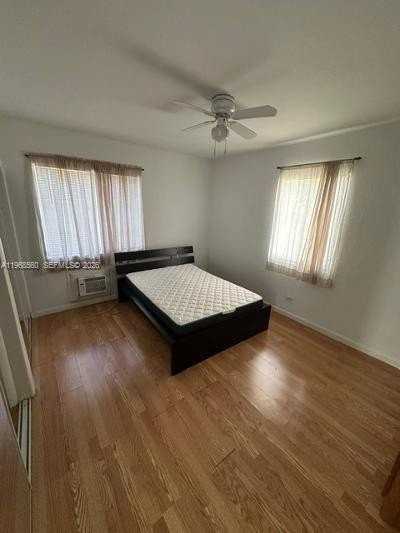 911 80th St #2 - Photo 5 of 8