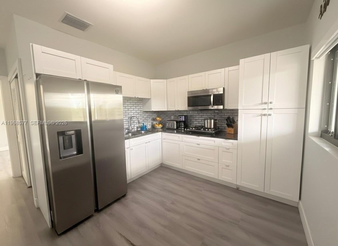 1720 Nw 110th Ter #B - Photo 3 of 14