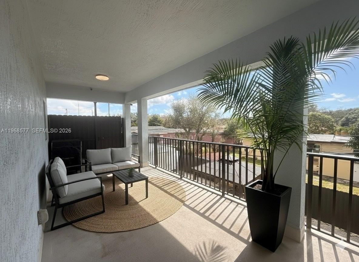 1720 Nw 110th Ter #B - Photo 4 of 14