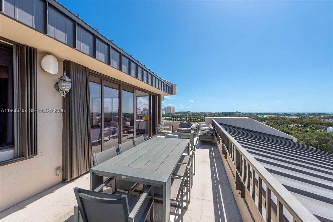 151 Crandon Blvd #939 - Photo 3 of 29