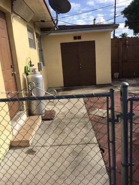 1122 Nw 24th Ct #1122 - Photo 5 of 7