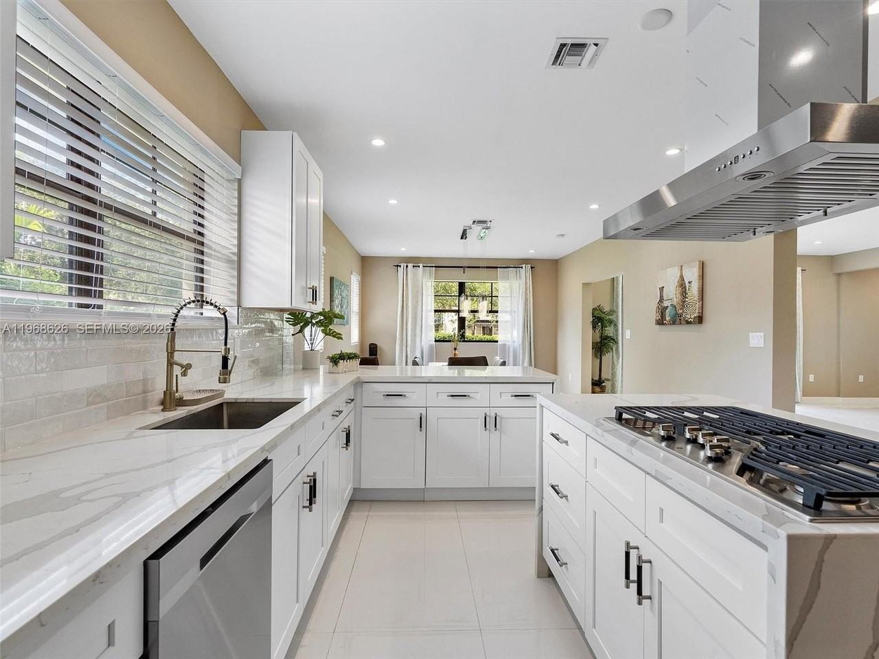 1500 Biarritz Dr #1 - Photo 6 of 18