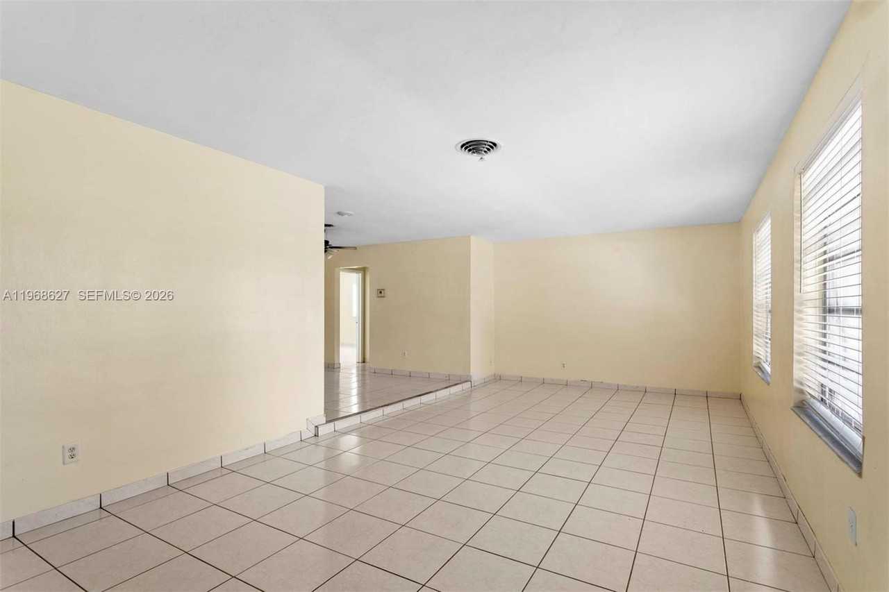 12905 Ne 4th Ave #1 - Photo 4 of 28