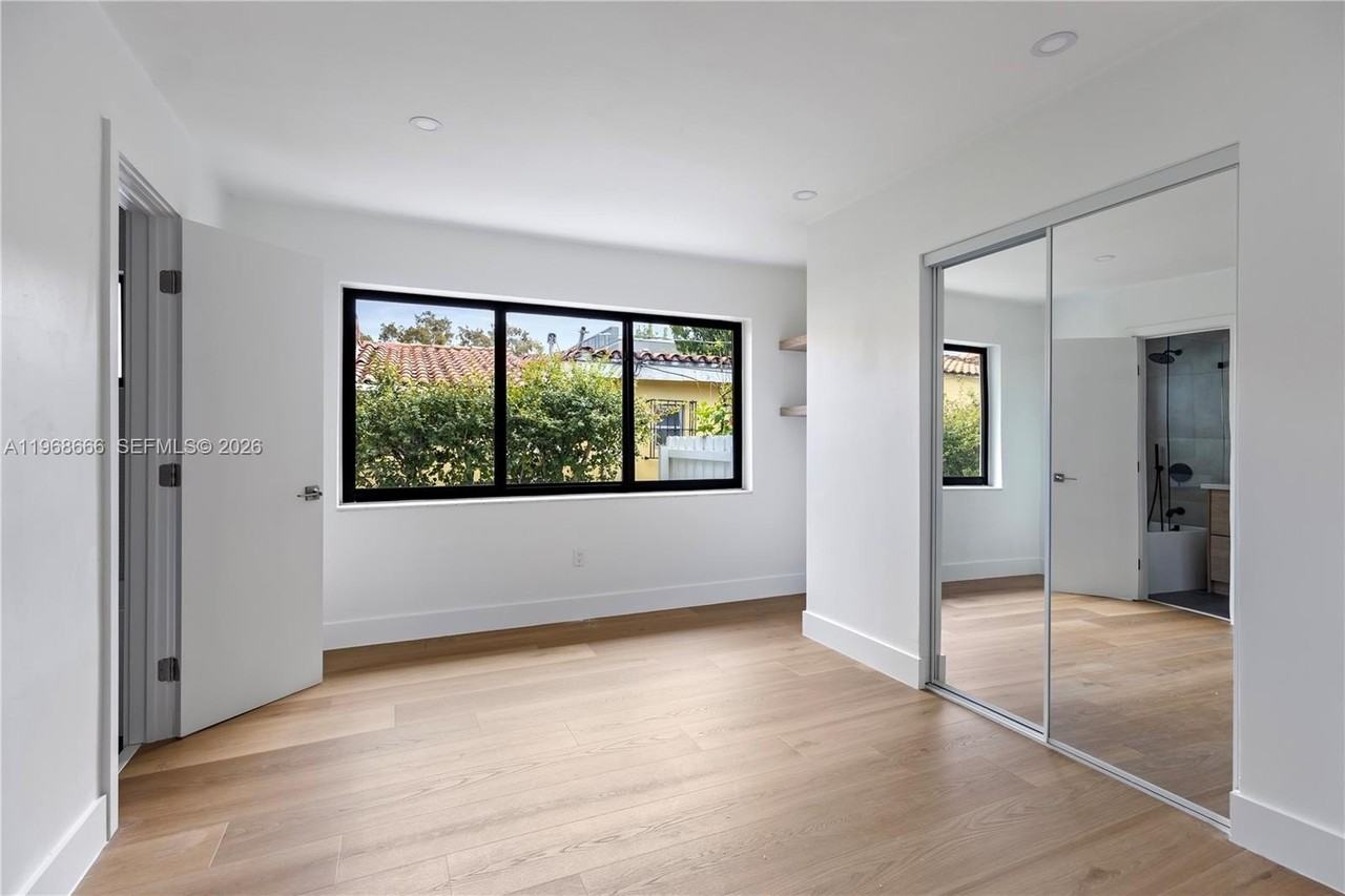 1618 Sw 18th St #1 - Photo 7 of 23