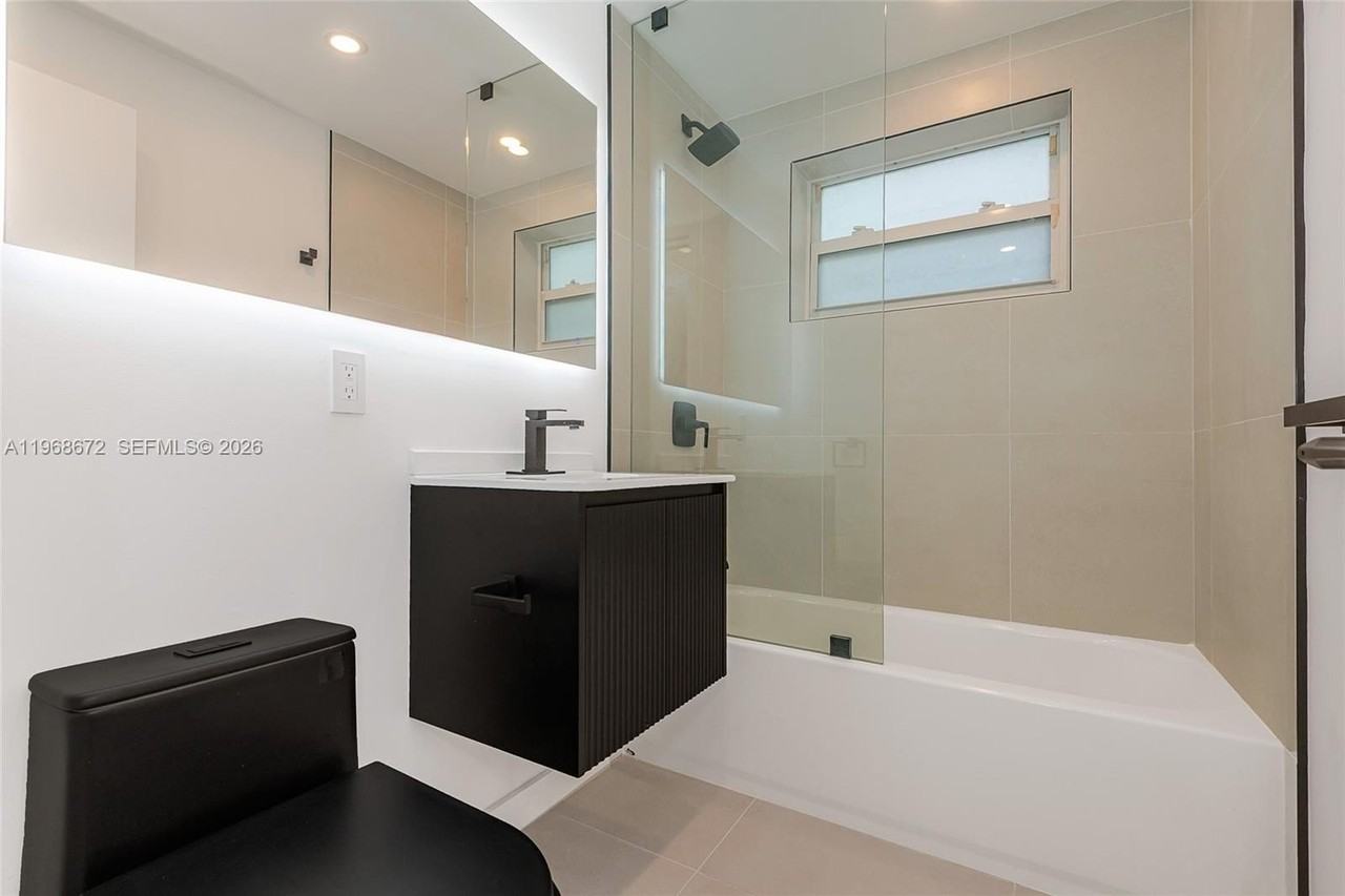 9920 Collins Ave #2 - Photo 7 of 11