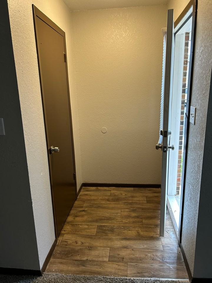 Creekside Apartments - Photo 6 of 47