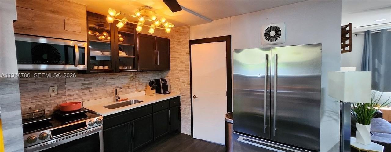 168 Nw 53rd St #2 - Photo 7 of 12