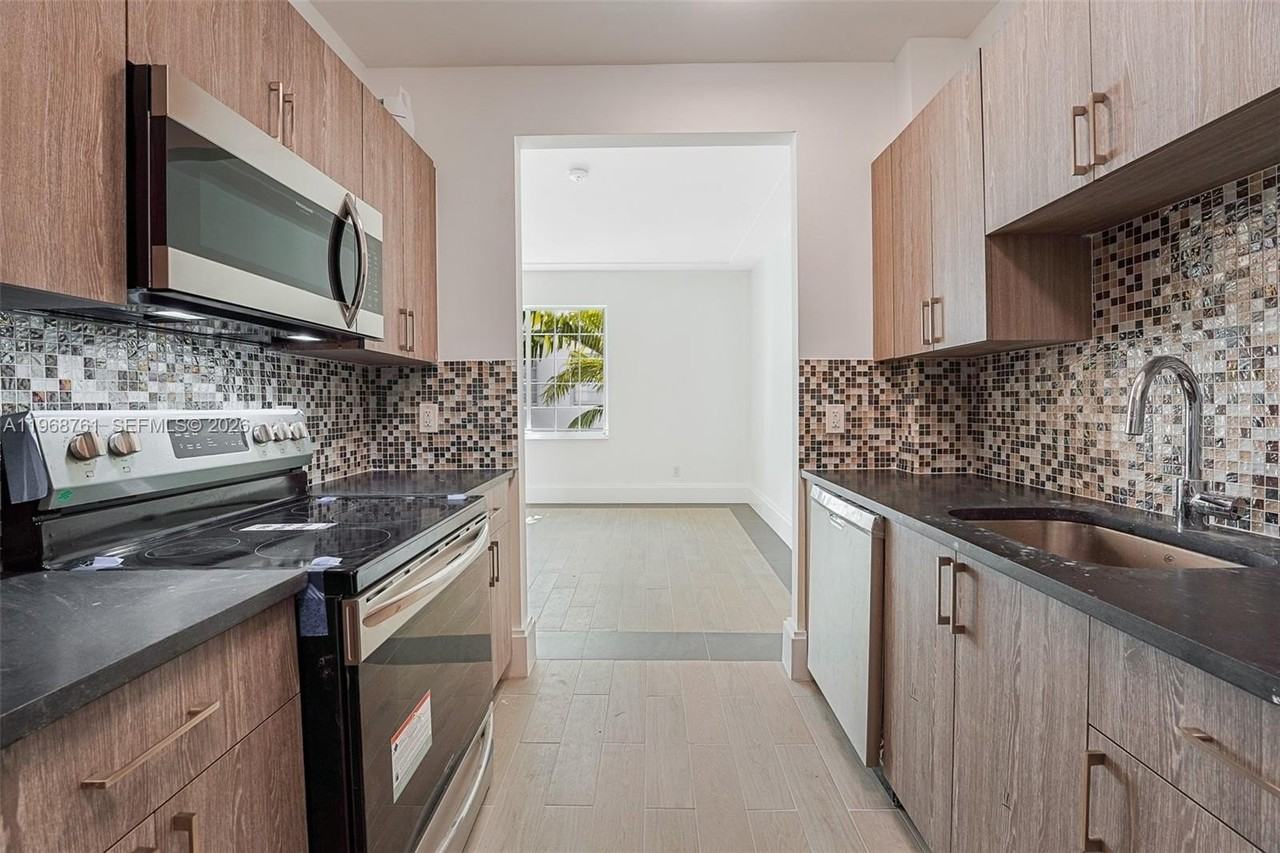 1509 Pennsylvania Ave #11 - Photo 5 of 16