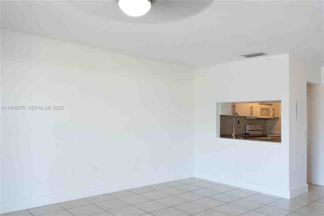 1290 Ne 119th St #1B - Photo 4 of 15