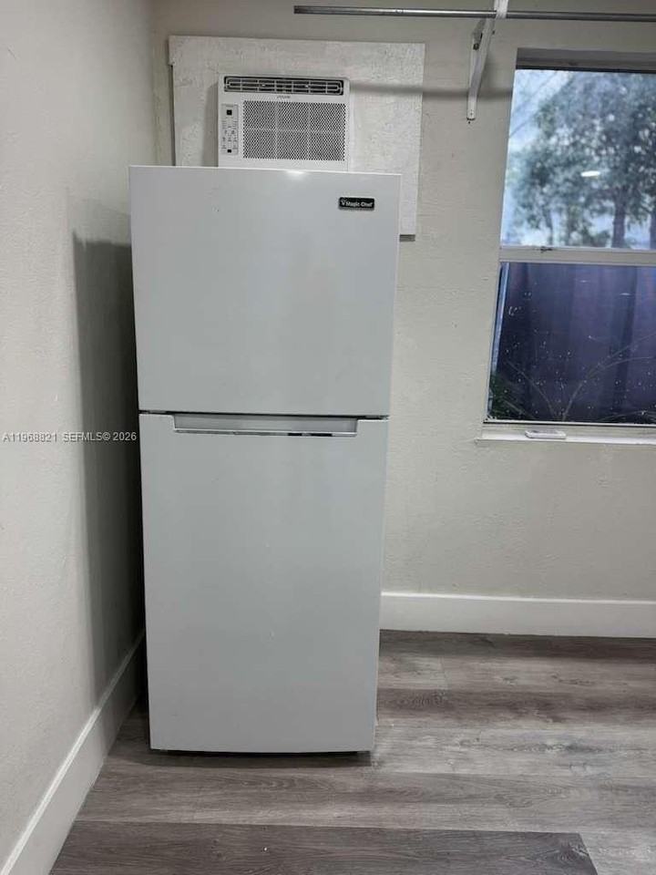 582 E 18th St #C - Photo 6 of 13