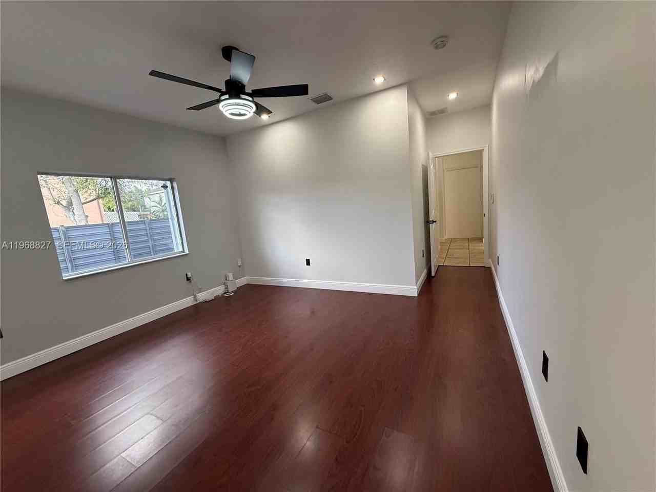 1877 Sw 155th Ave #0 - Photo 5 of 20