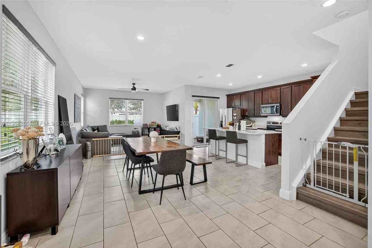 543 Parsons Way - Photo 6 of 50