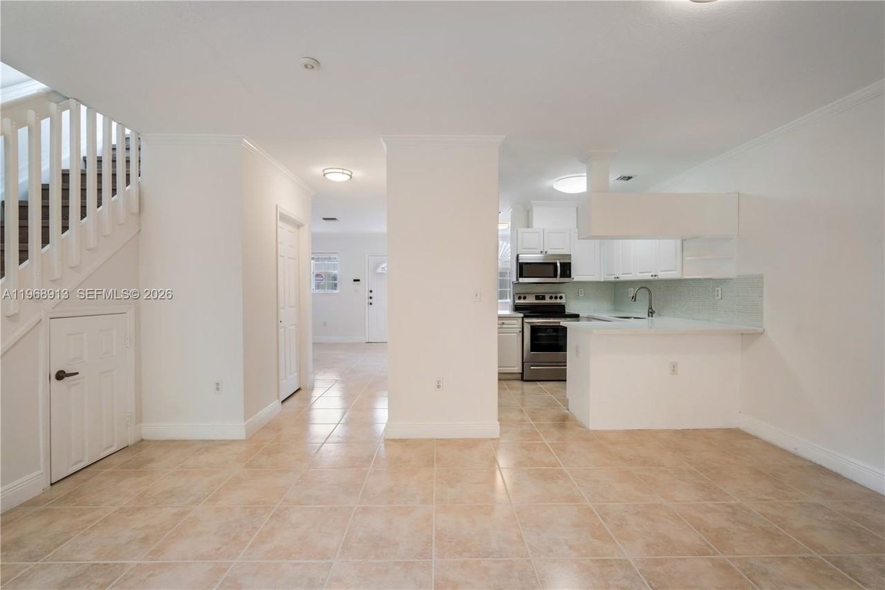 7733 Sw 94th Ln - Photo 2 of 47